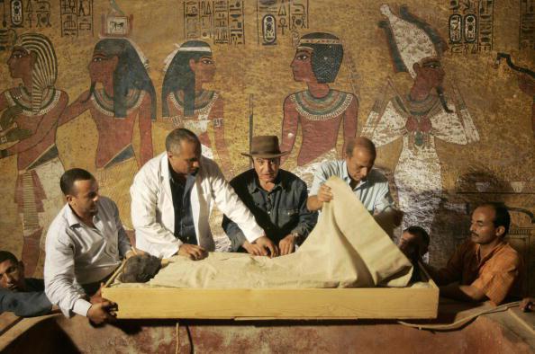 Egypt's antiquities chief Zahi Hawass (C